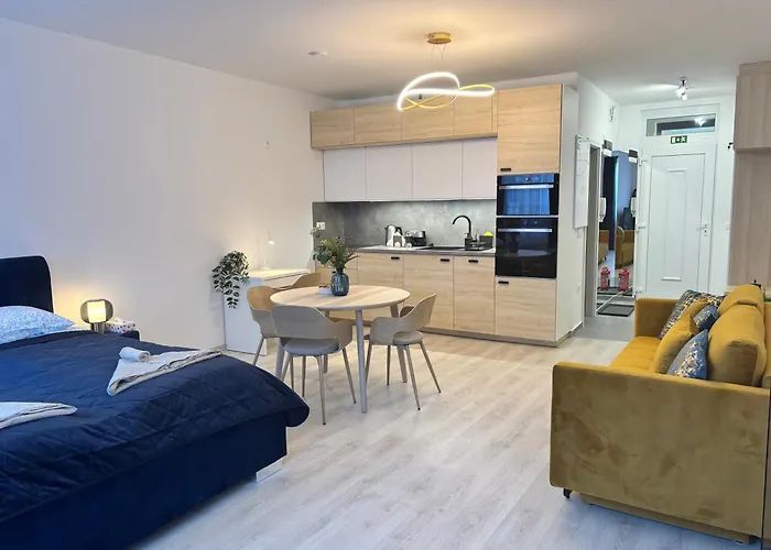 Spirit - Azure Sky With Free Parking Budapest