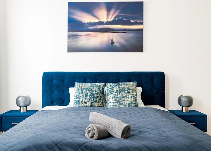 Spirit - Azure Sky With Free Parking Apartment