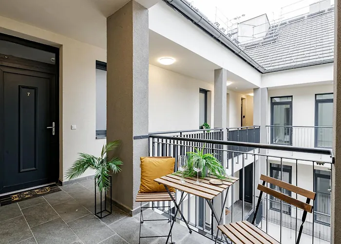 Spirit - Azure Sky With Free Parking * Budapest
