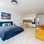 Spirit - Azure Sky With Free Parking