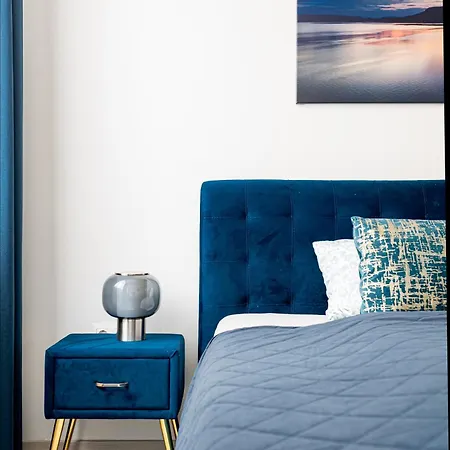 Spirit - Azure Sky With Free Parking Budapest