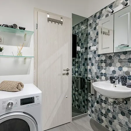 Spirit - Azure Sky With Free Parking Apartment *