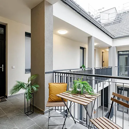 Spirit - Azure Sky With Free Parking * Budapest