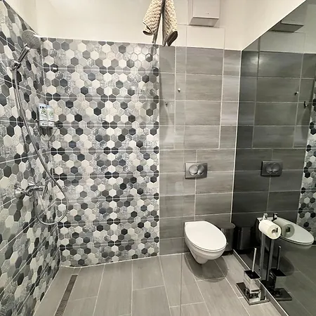 Spirit - Azure Sky With Free Parking *