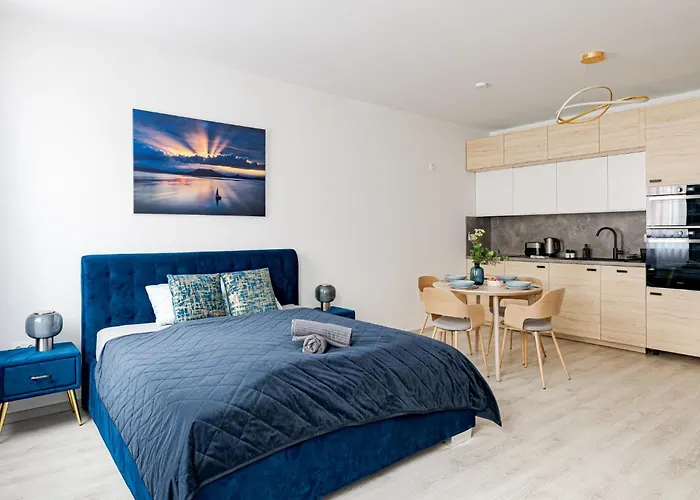 Spirit - Azure Sky With Free Parking