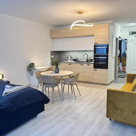 Spirit - Azure Sky With Free Parking Budapest
